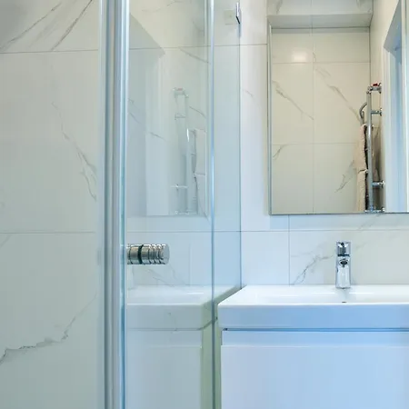 Cosy In The Center With Air Conditioneer! Daire