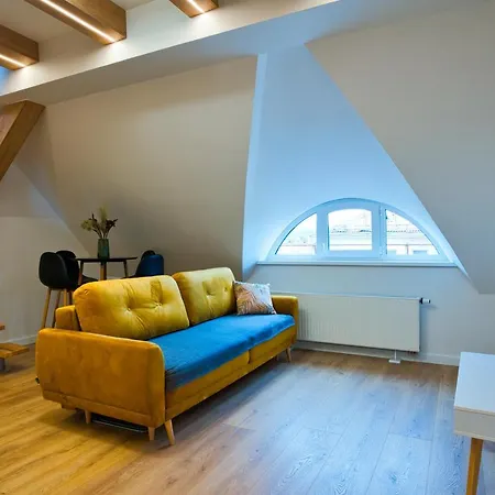 Lägenhet Cosy In The Center With Air Conditioneer! *