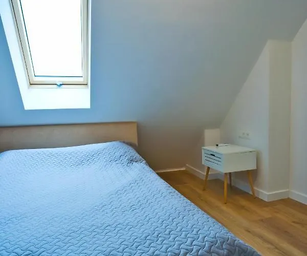 Cosy In The Center With Air Conditioneer!